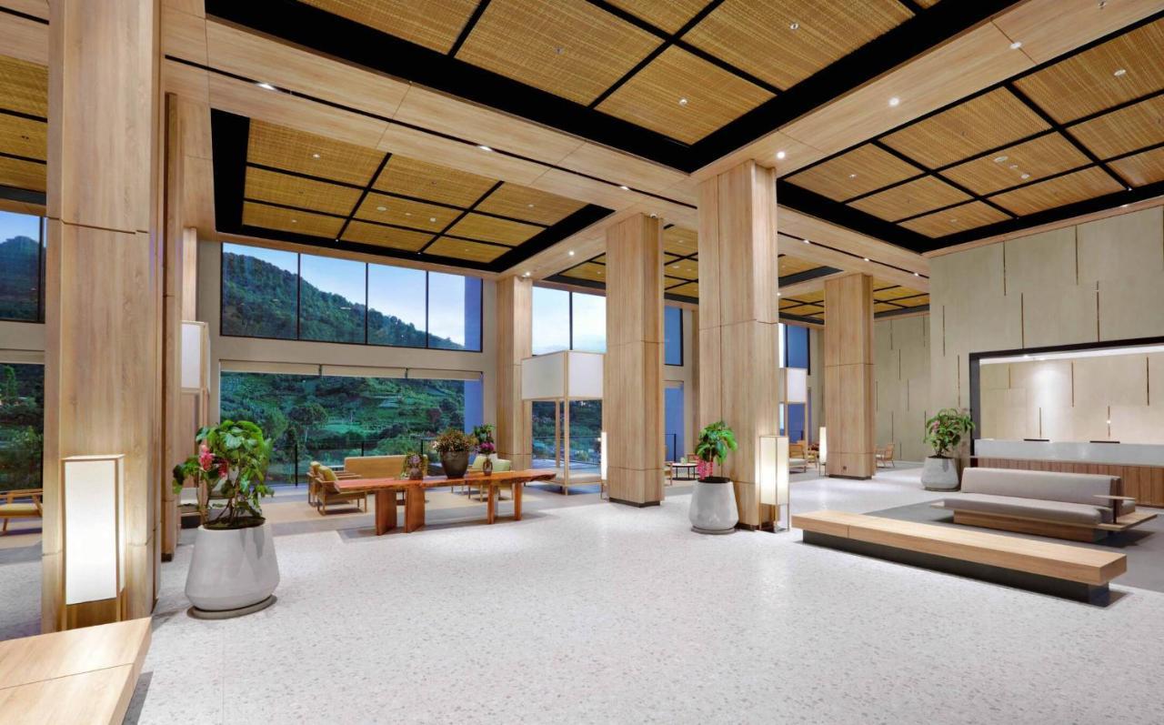 Grand Aston Puncak &