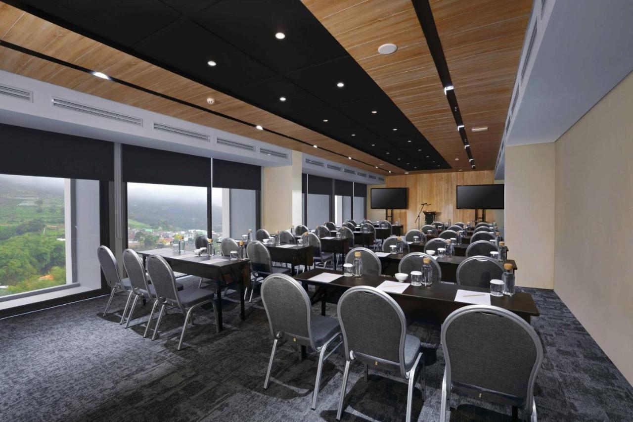 Grand Aston Puncak & Hotel 5*