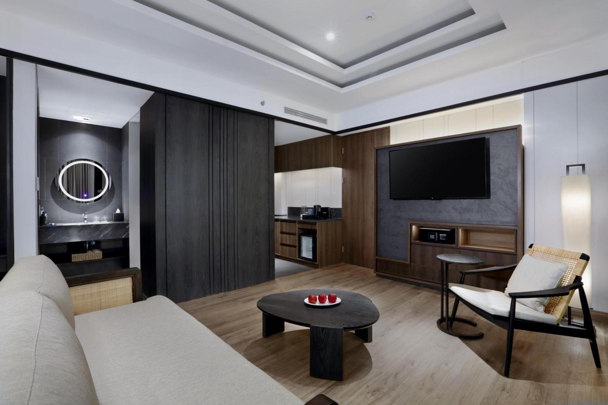 Grand Aston Puncak & Hotel Ciseureuh