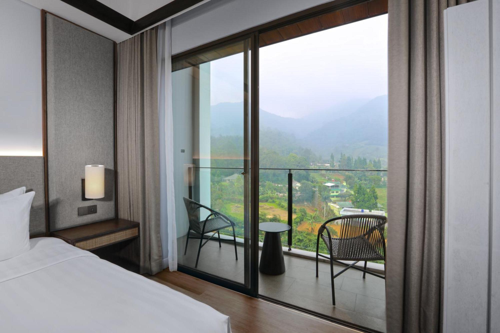 Grand Aston Puncak & 5* Ciseureuh