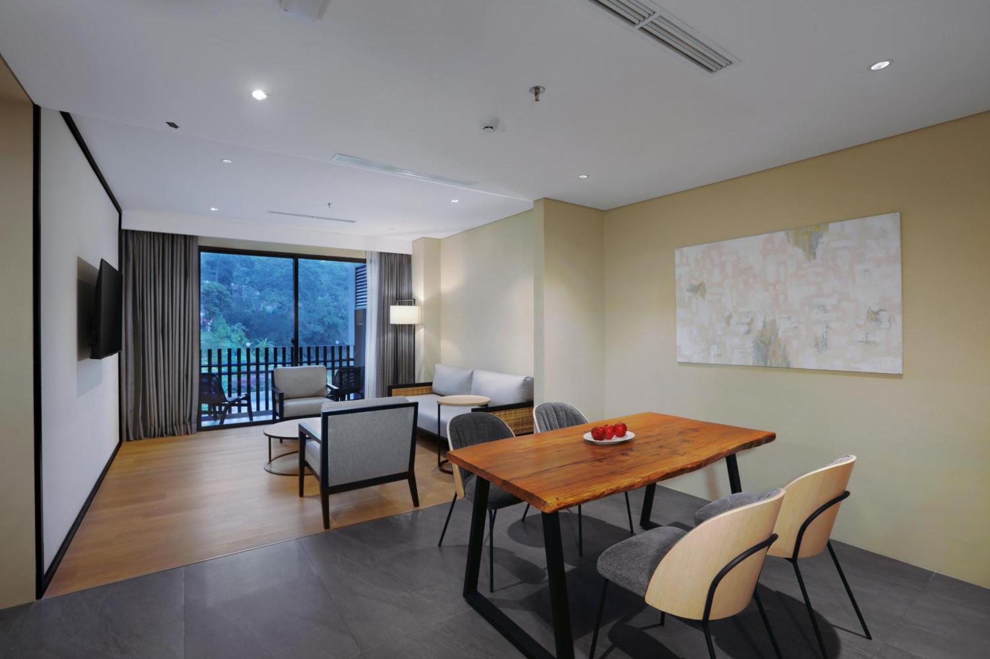 Hotel Grand Aston Puncak & Ciseureuh