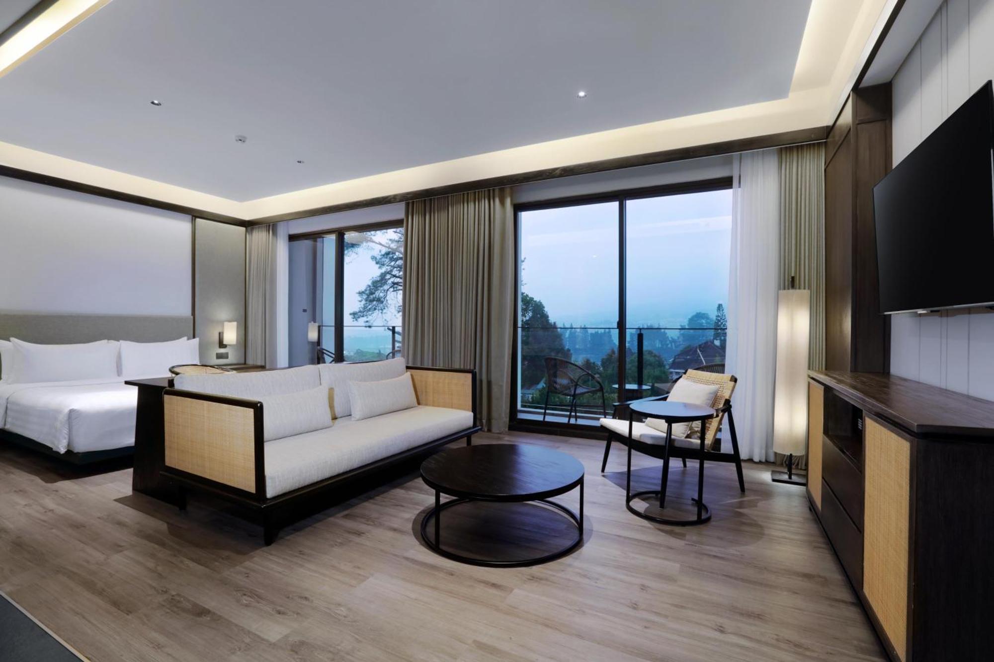 Grand Aston Puncak & 5*