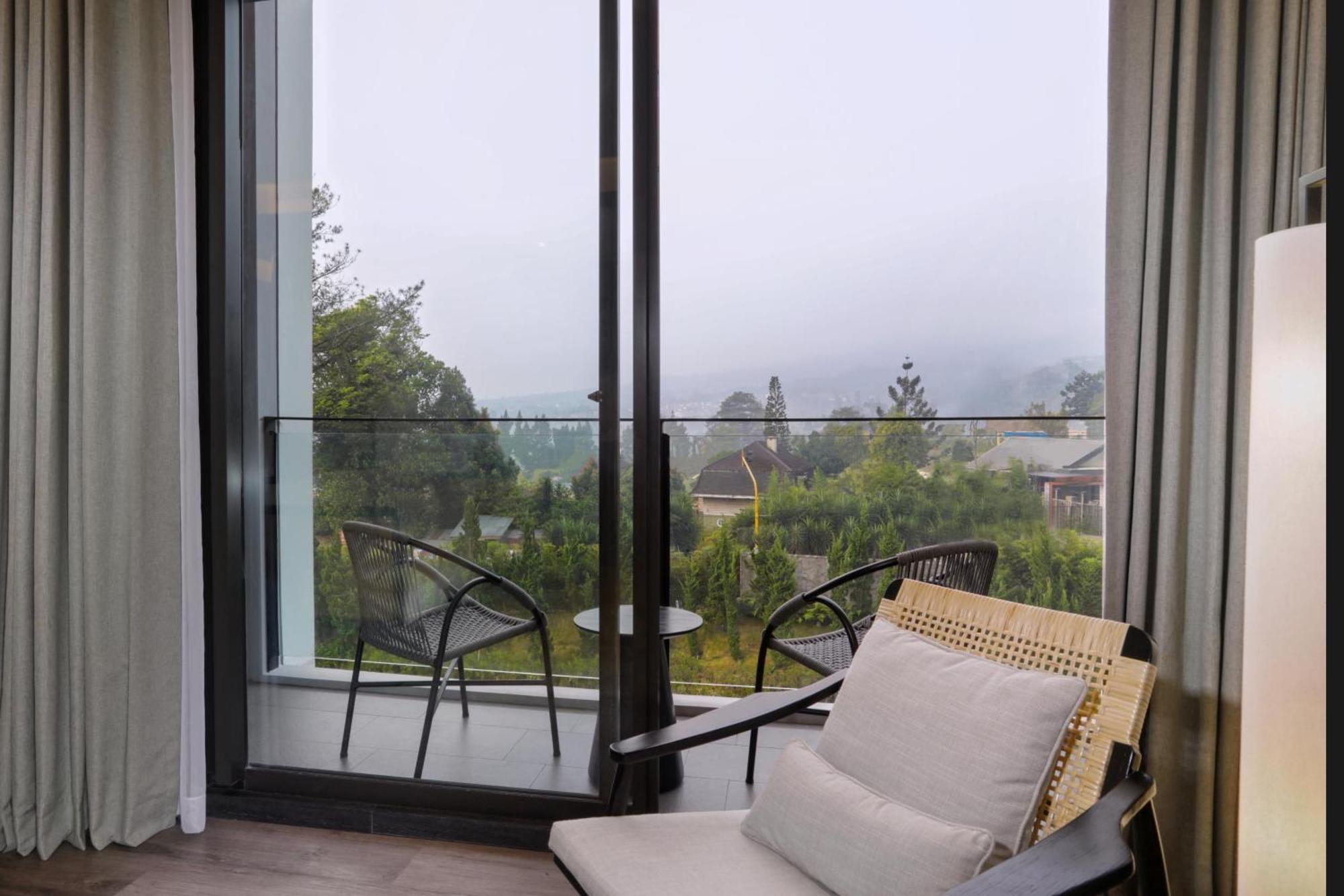 Hotel Grand Aston Puncak & Ciseureuh