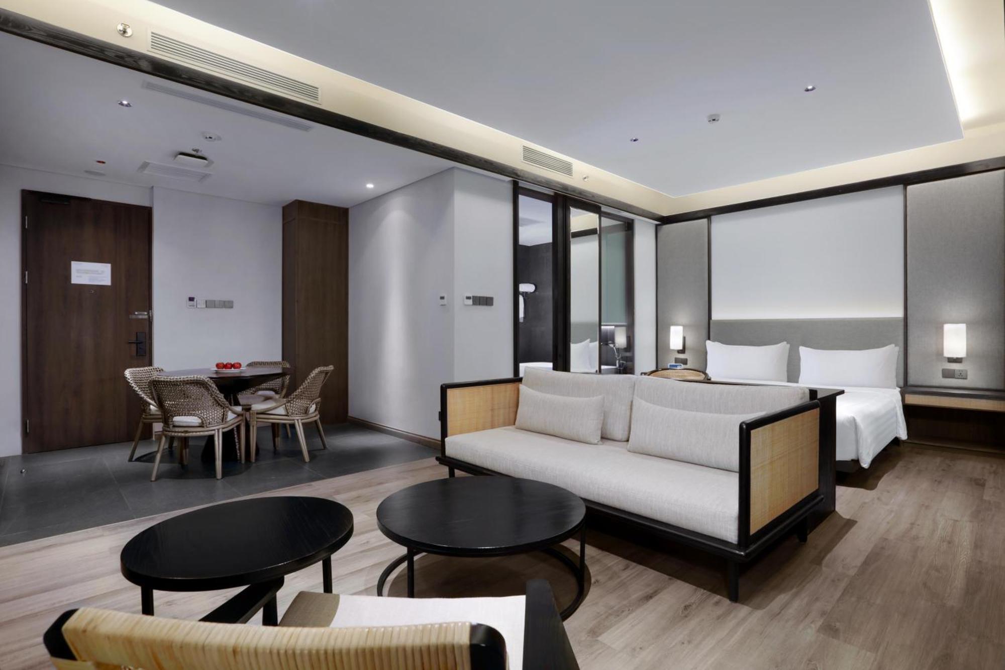 Grand Aston Puncak & 5*